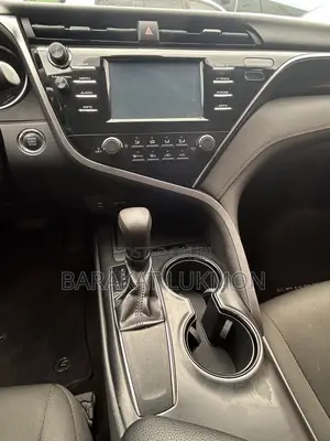 Toyota Camry LE FWD (2.5L 4cyl 8AM) 2018 Brown