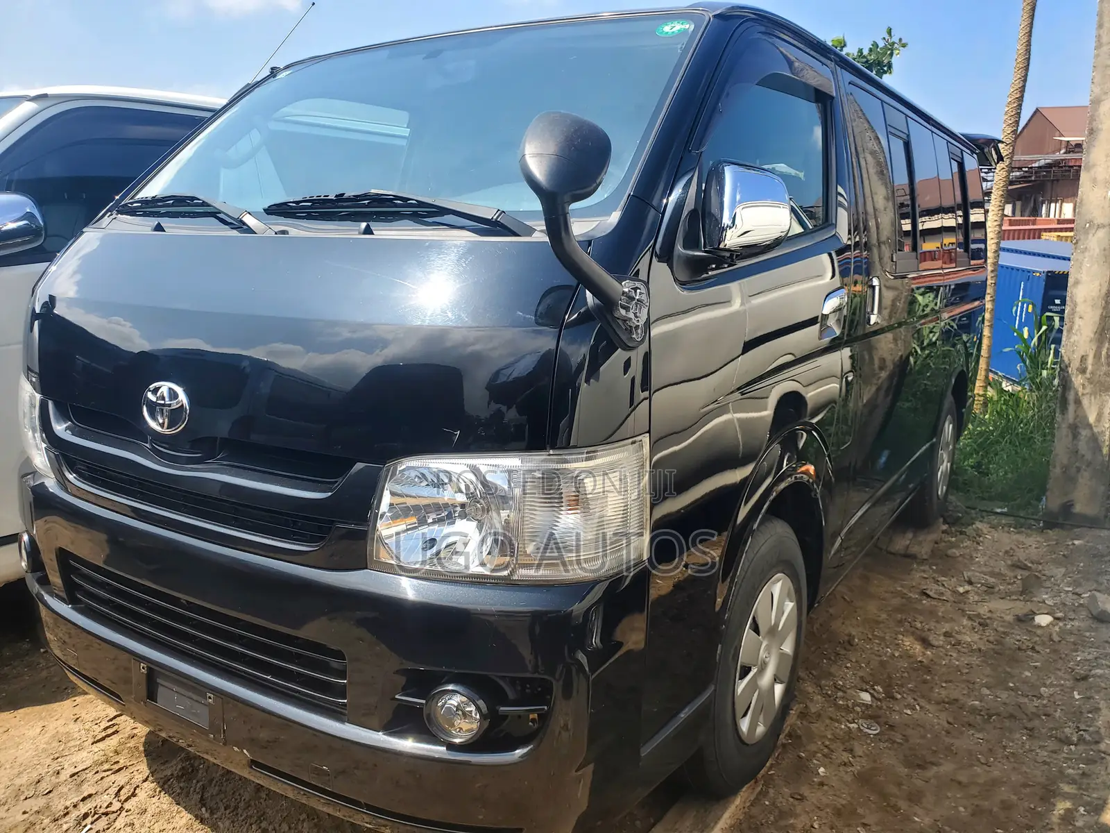Toyota HiAce 2010 Black