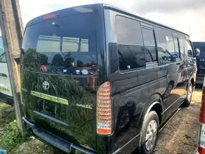 Toyota HiAce 2010 Black