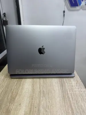 Laptop Apple MacBook Pro 2020 32GB Intel Core i7 SSD 512GB