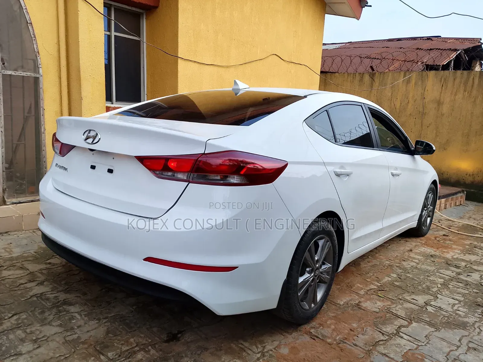 Hyundai Elantra 2018 White