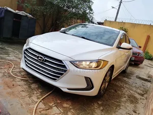 Hyundai Elantra 2018 White
