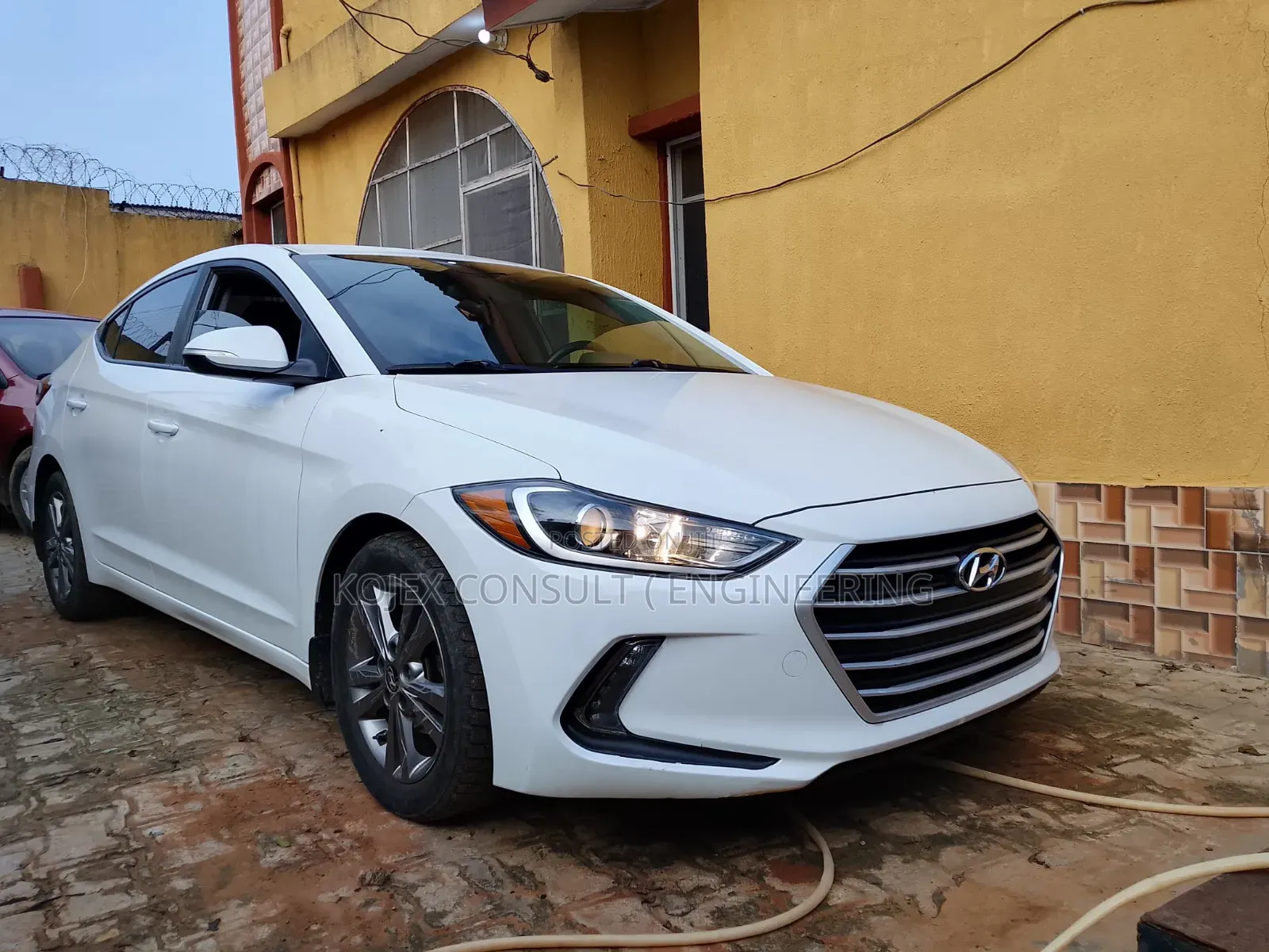 Hyundai Elantra 2018 White