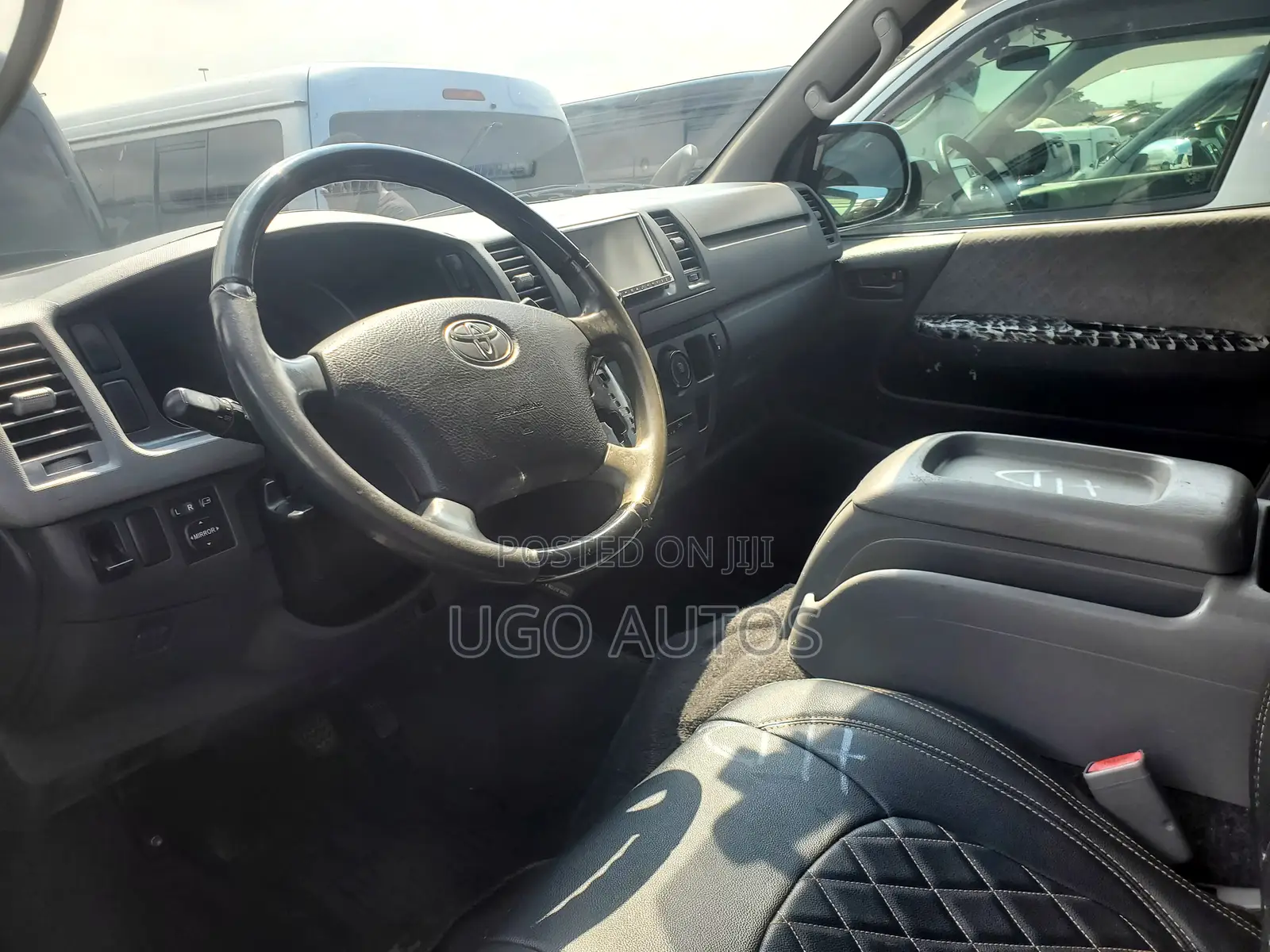 Toyota HiAce 2010 Black