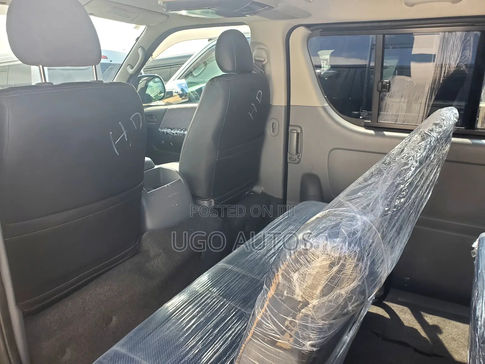 Toyota HiAce 2010 Black
