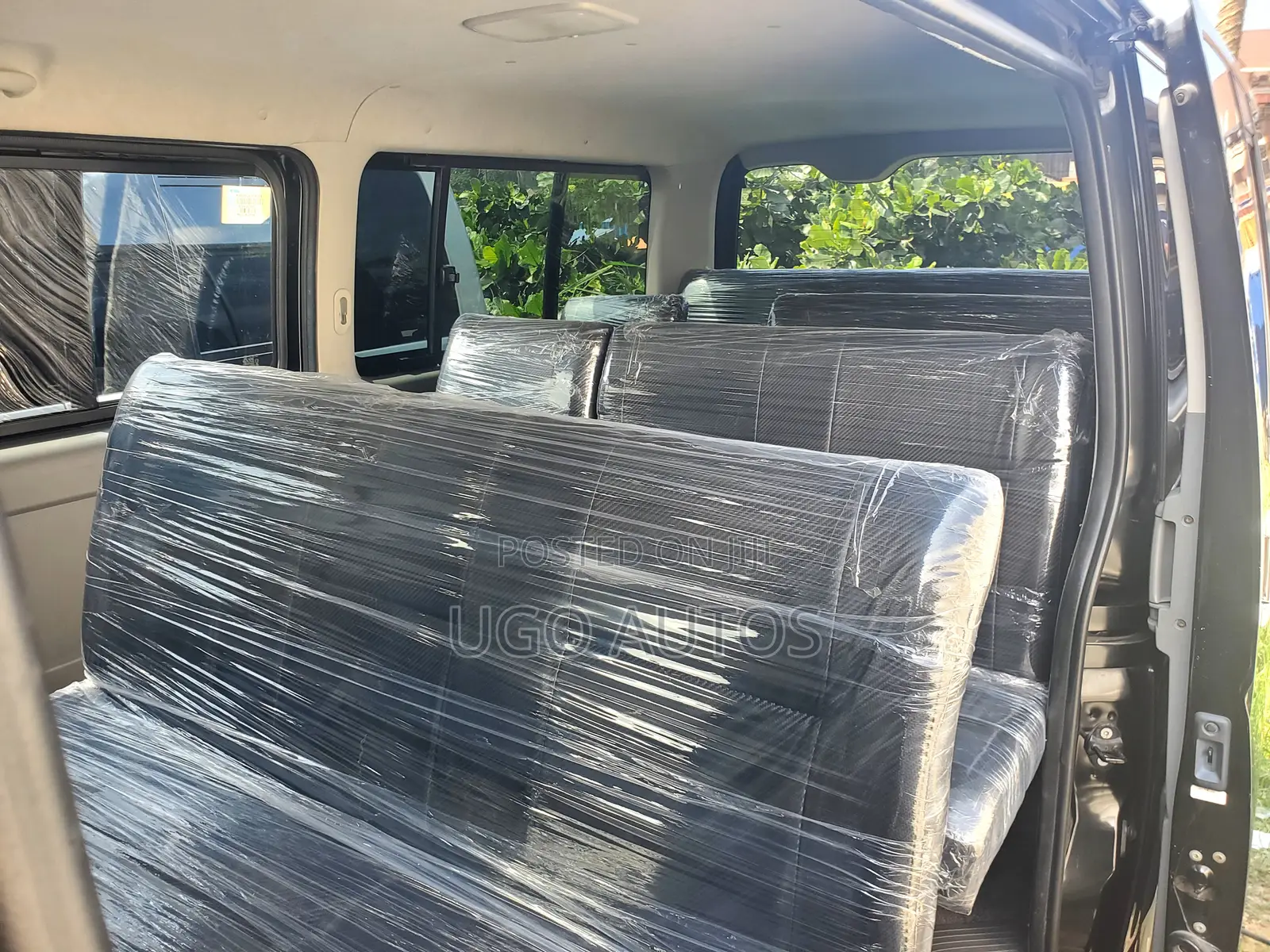 Toyota HiAce 2010 Black