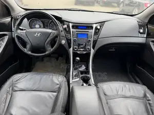 Hyundai Sonata Limited Sedan FWD (2.4L 4cyl 6A) 2013 Silver