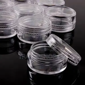Compact 3g Sample Tub for Creams, Powders, and Samples.