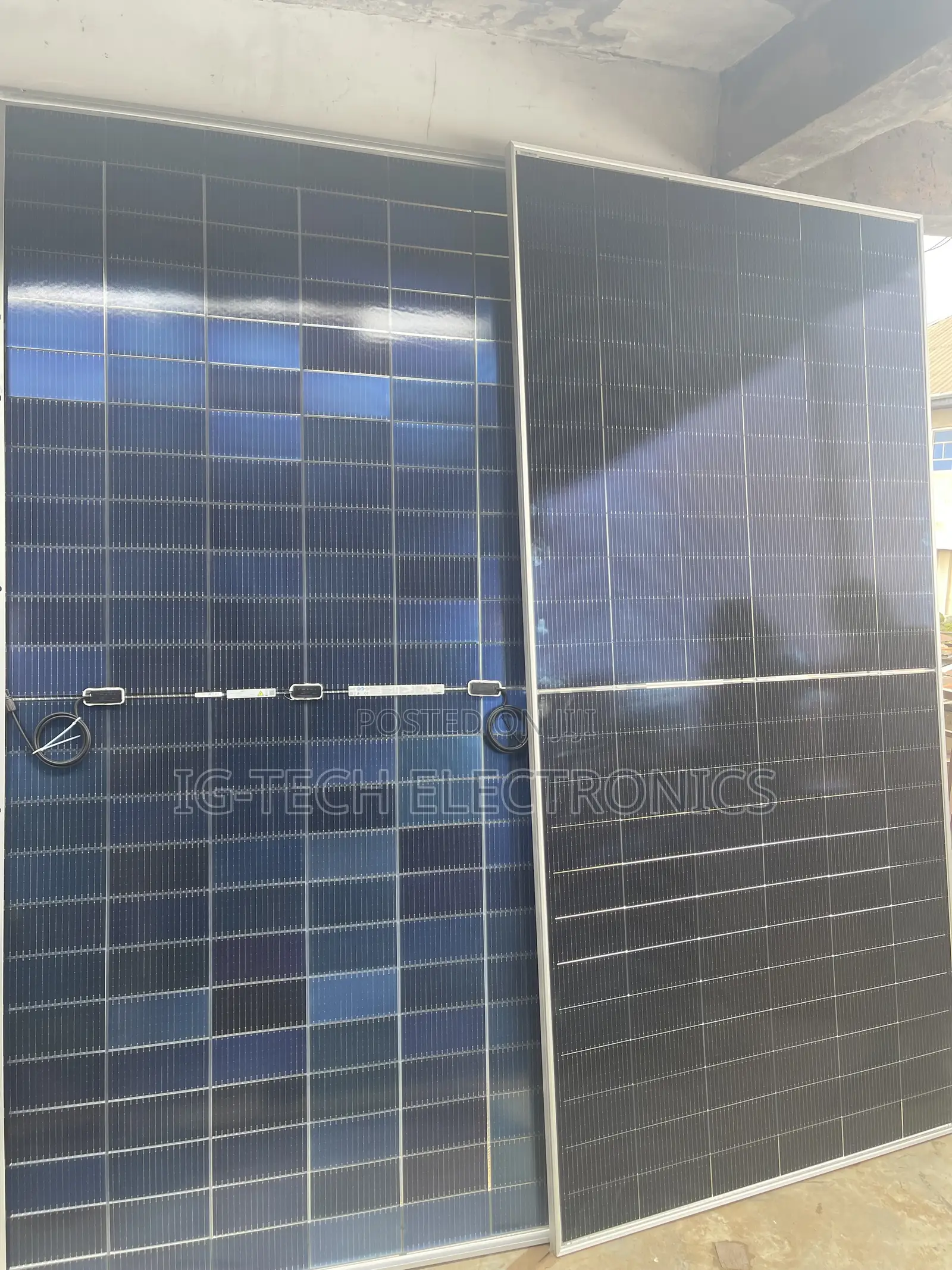 JINKO 590w Bifacial Solar Panel