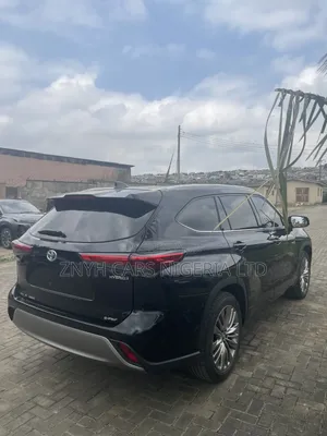 Toyota Highlander 2022 Black