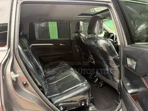 Toyota Highlander XLE V6 4x2 (3.5L 6cyl 6A) 2016 Gray