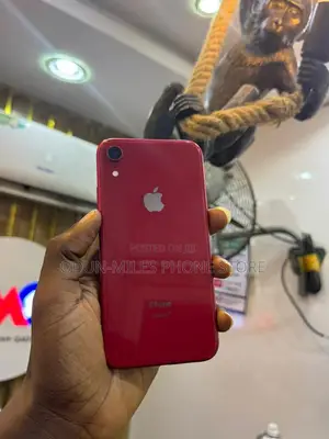 Apple iPhone XR 64 GB Red