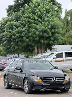 Mercedes-Benz C300 2016 Black