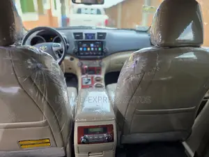 Toyota Highlander Limited 2012 Gold