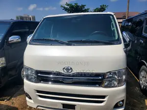 Toyota HiAce 2009 Silver