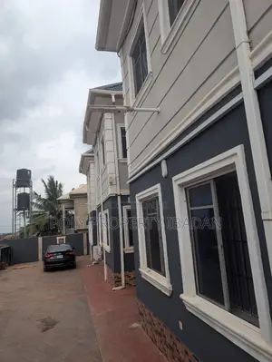2bdrm Apartment in Elewuro, Akobo for rent