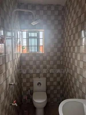 2bdrm Apartment in Elewuro, Akobo for rent