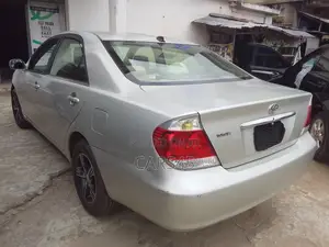 Toyota Camry 2005 Silver