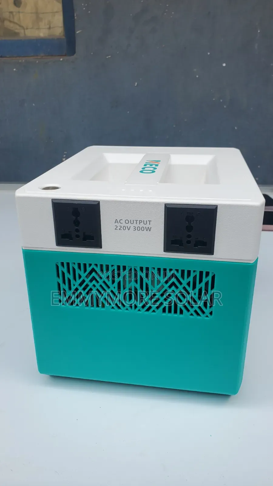 MECO 1kWh Solar Generator 300watts
