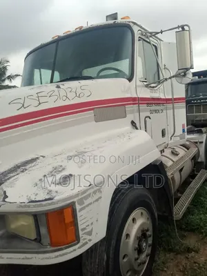 Trailer Head