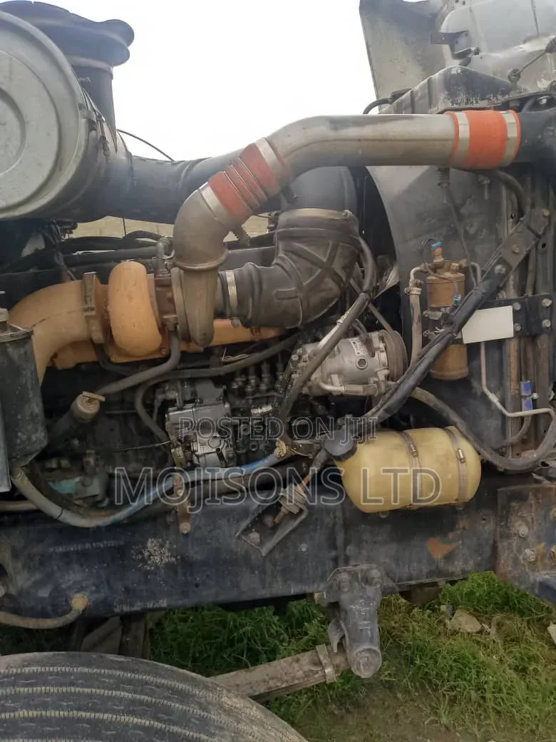 Trailer Head