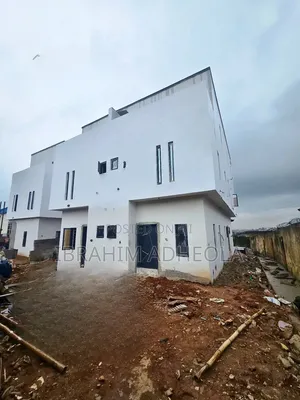 4bdrm Duplex in Magodo Gra Phase1 for sale