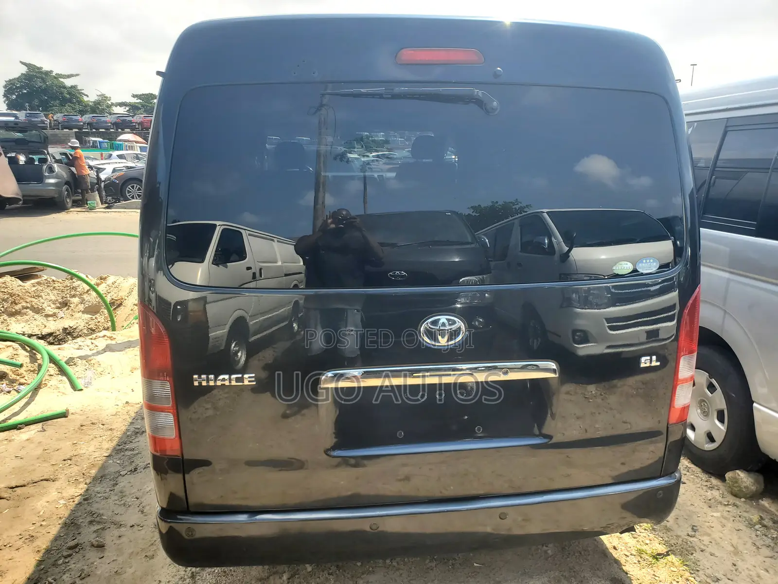 Toyota HiAce 2012 Black