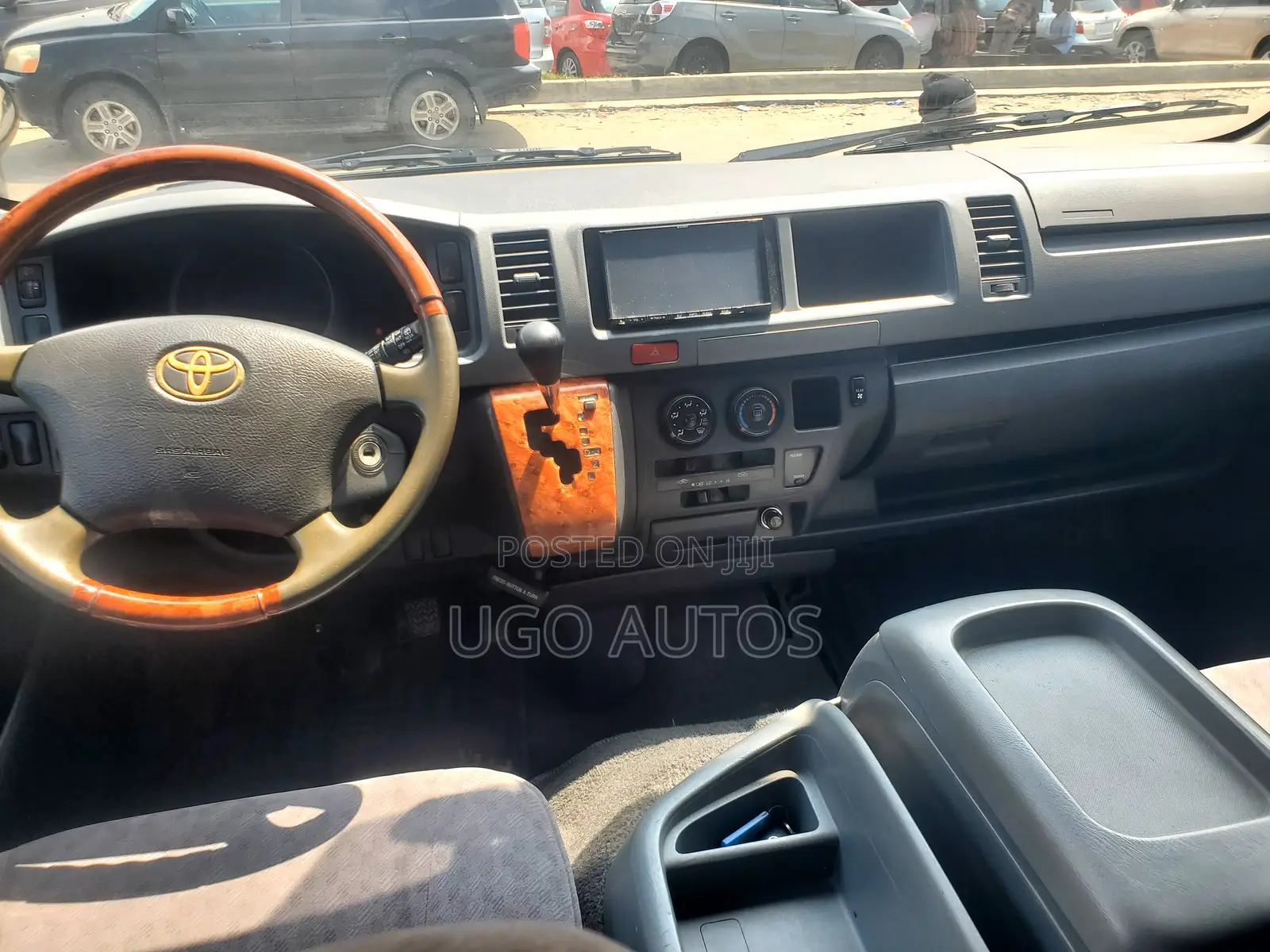 Toyota HiAce 2012 Black