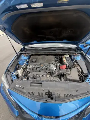 Toyota Camry SE FWD (2.5L 4cyl 8AM) 2018 Blue