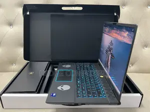 Laptop Alienware M16 R2 16GB Intel Core Ultra 7 SSD 1T