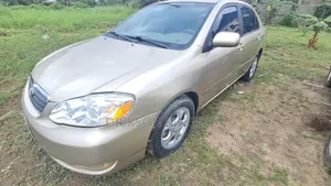 Toyota Corolla LE 2005 Gold