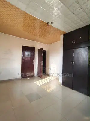 3bdrm Apartment in Olakunle, Akala Express for rent