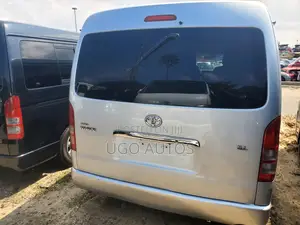 Toyota HiAce 2013 Silver