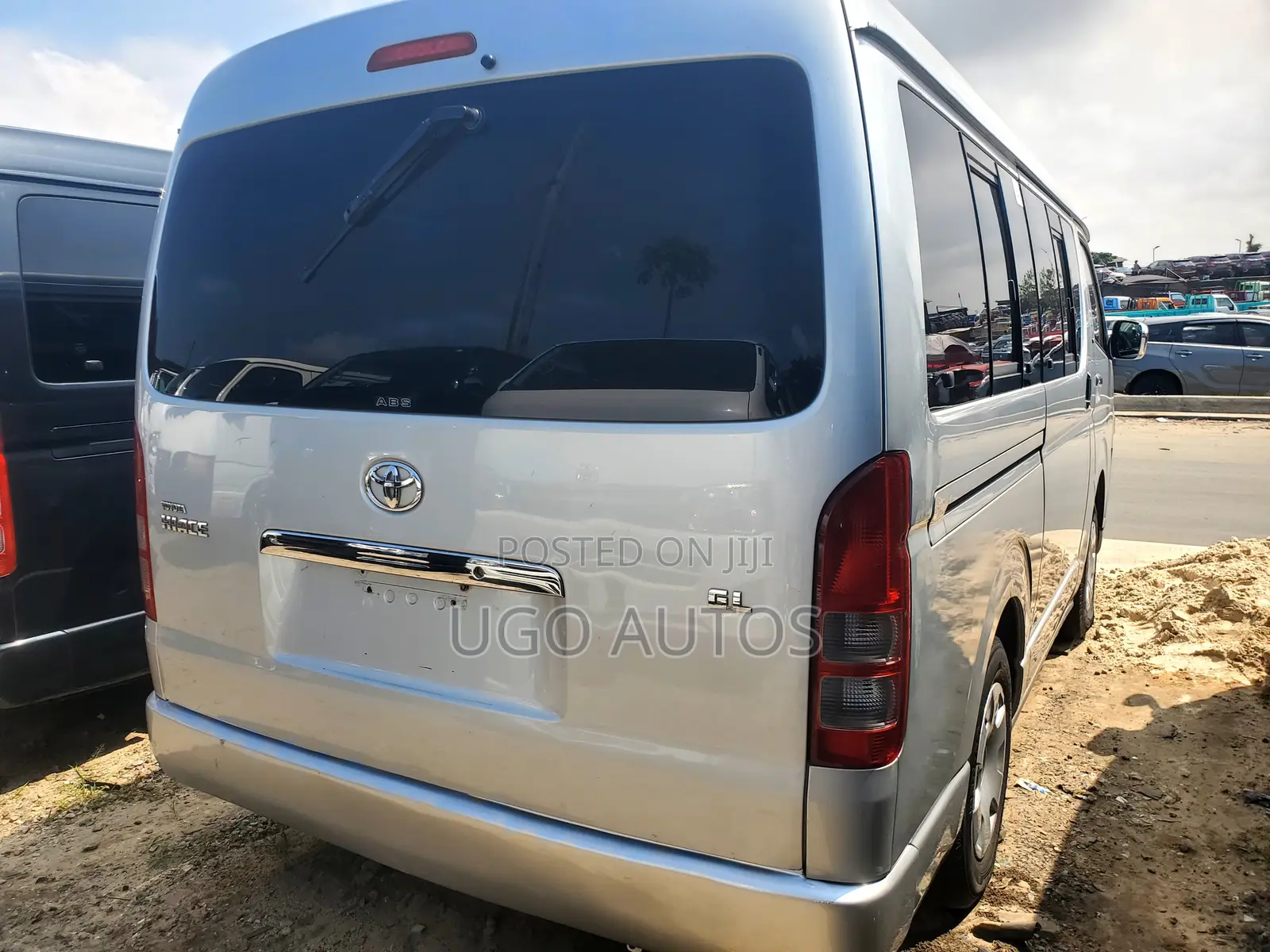 Toyota HiAce 2013 Silver
