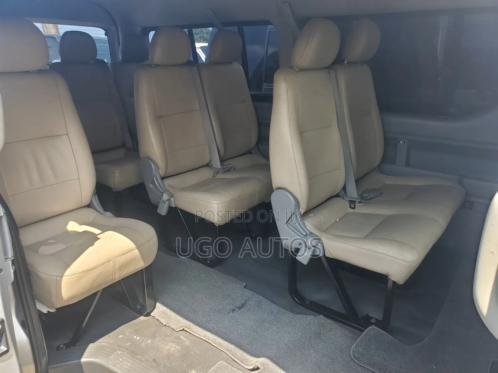 Toyota HiAce 2013 Silver