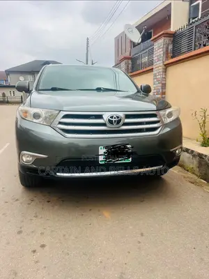 Toyota Highlander Limited 2012 Green