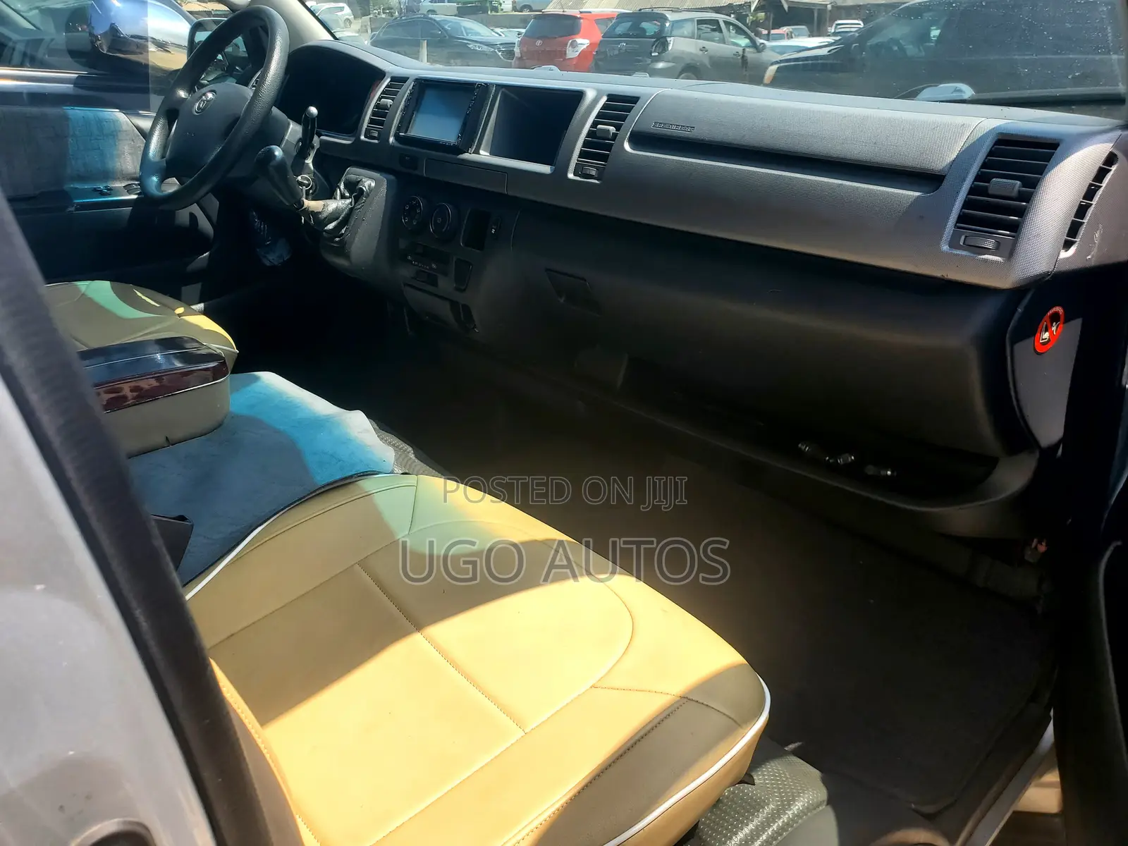 Toyota HiAce 2013 Silver