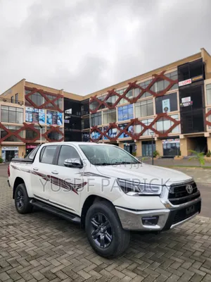 Toyota Hilux 2020 White