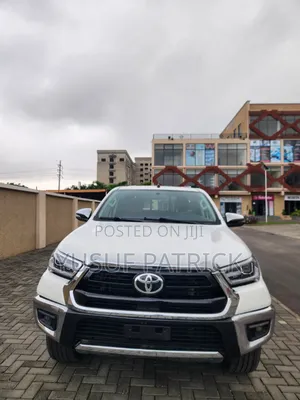 Toyota Hilux 2020 White
