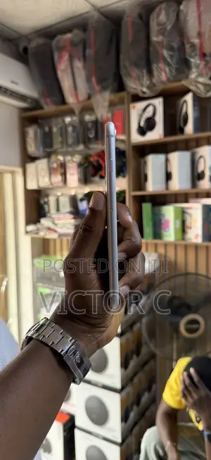 Apple iPhone 8 Plus 64 GB White