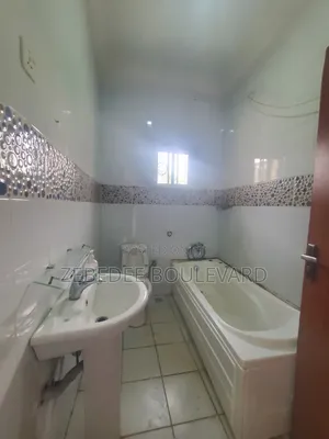 2bdrm Block of Flats in Durumi for rent