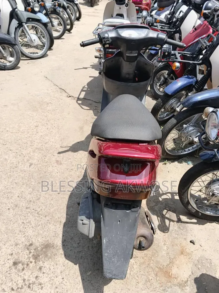 Suzuki 2020 Red