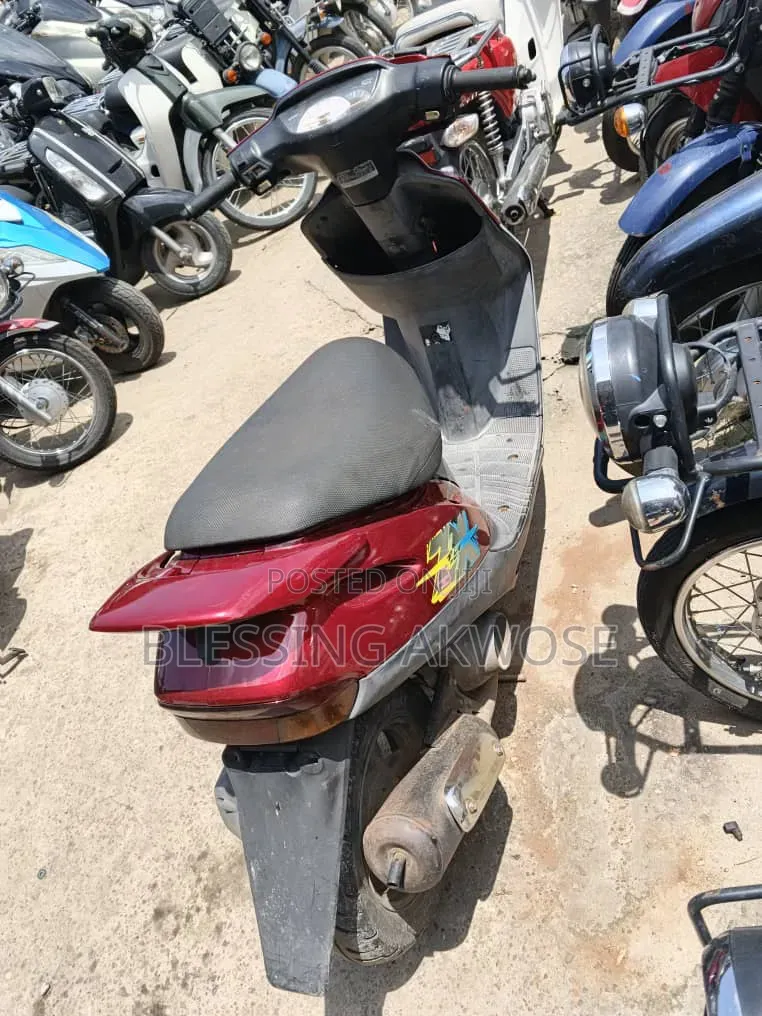 Suzuki 2020 Red