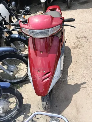 Suzuki 2020 Red