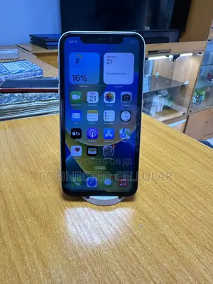 Apple iPhone 11 64 GB White