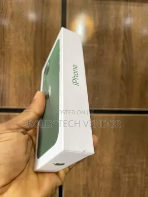 New Apple iPhone 13 128 GB Green