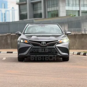 Toyota Camry SE 2024 Gray