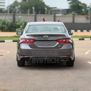 Toyota Camry SE 2024 Gray