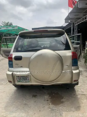 Toyota RAV4 2005 Gold