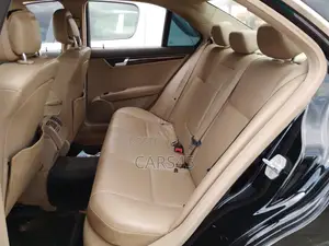Mercedes-Benz C300 Luxury Sedan RWD (3.0L 6cyl 7A) 2011 Black